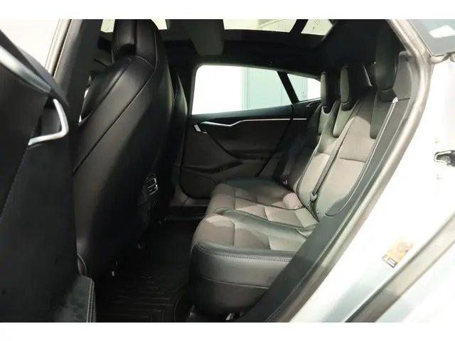 Tesla Model S 75D Base - AWD - Panorama 2018 Elektrisch 15