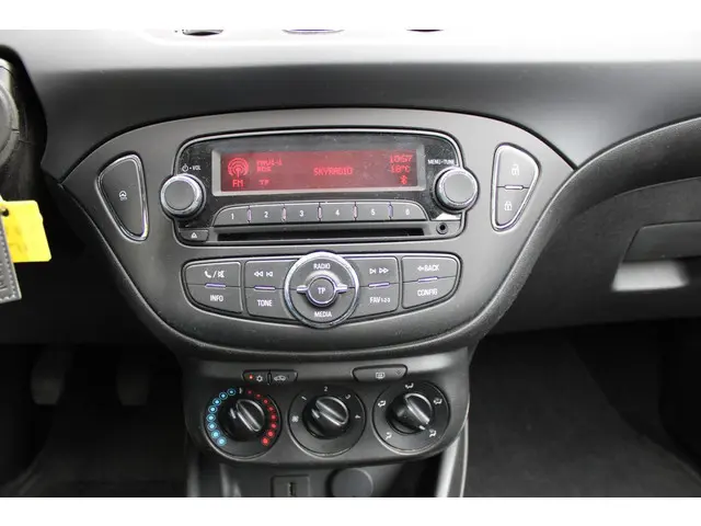 Opel Corsa 1.2 ecoflex 2017 Benzine 17