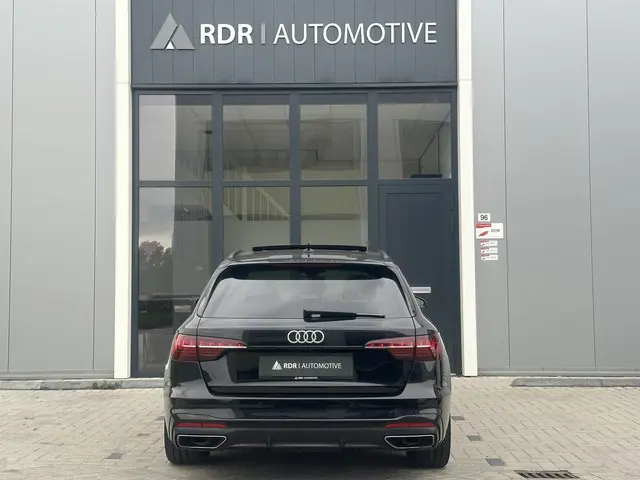 Audi A4 Avant 35 TFSI S Line / Panorama dak 2021 Benzine 6