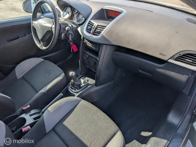Citroën C3 1.2 PureTech S&S Shine 110PK! 2017 Benzine 8