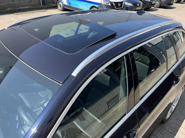 BMW 5 Serie Touring 520i High Executive 2015 Benzine 74