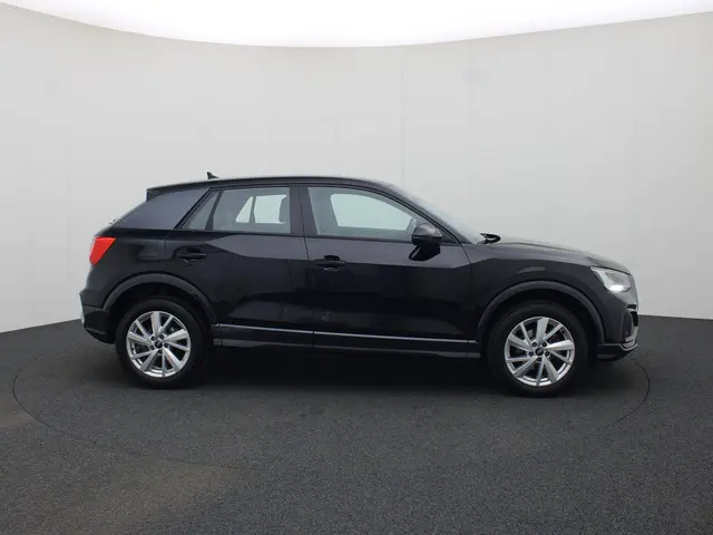 Audi Q2 3