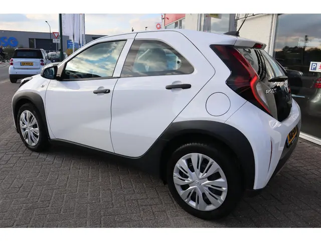 Toyota Aygo X 1.0 VVT-i MT PLAY 2022 Benzine 9