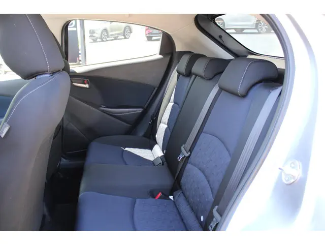 Mazda 2 1.5 Skyactiv-G Edition 2016 Benzine 23