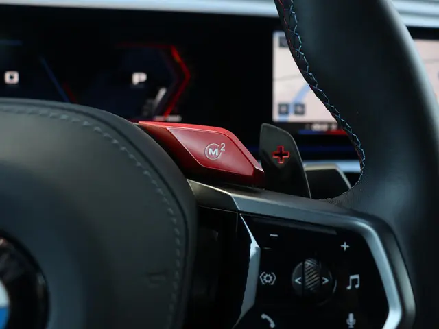 BMW M5 Sedan 2025 Hybride Benzine 23