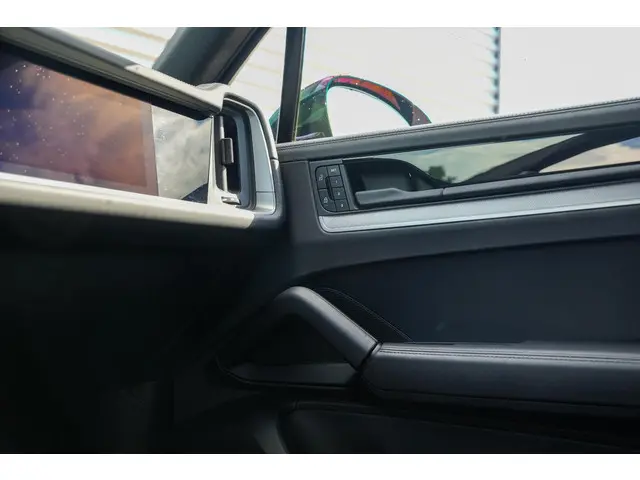 Porsche Cayenne 3.0 E-Hybrid 2024 Hybride Benzine 24