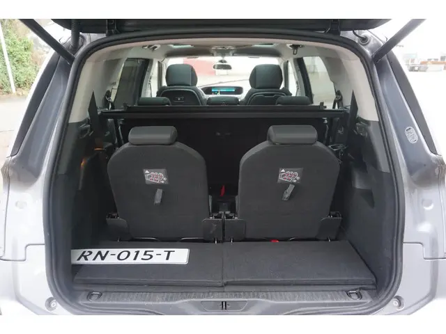 Citroën Grand C4 Picasso 1.6 e-THP Shine 2018 Benzine 24