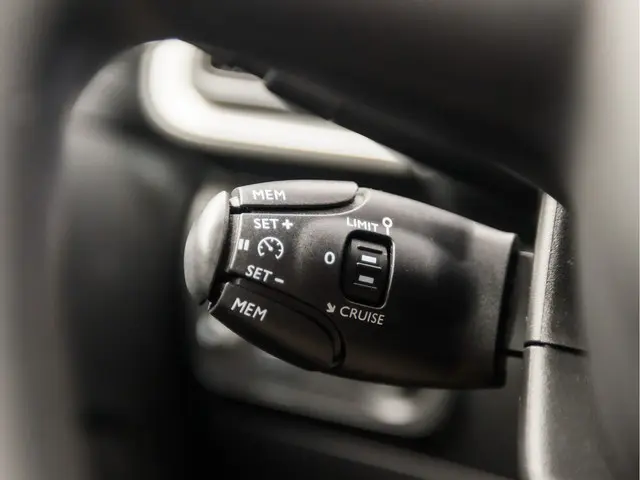 Citroën C3 1.2 PureTech Shine Sport 2018 Benzine 18