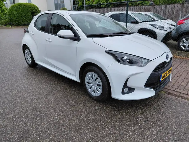 Toyota Yaris 1.5 Hybrid Active 2022 Hybride Benzine 6