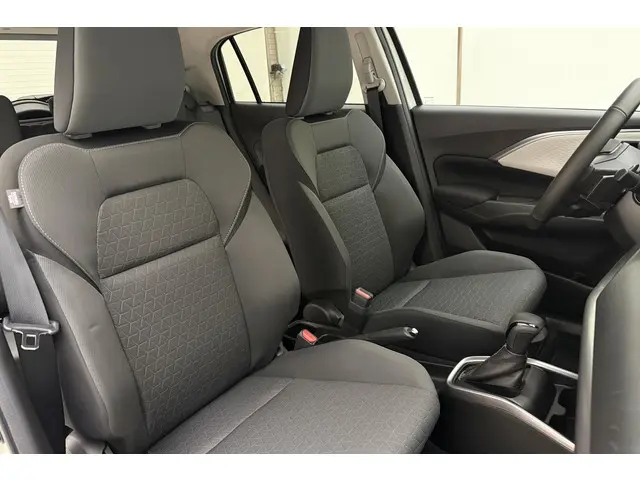 Suzuki Swift 1.2 Style Smart Hybrid 2025 Benzine 13