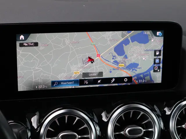 Mercedes-Benz GLA 250 e Style 2021 Hybride Benzine 21