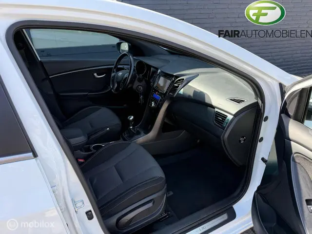 Hyundai i30 1.6 GDi GO! 2016 2017 Benzine 9