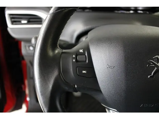 Peugeot 208 1.2 PureTech Tech Edition 110 PK. 2019 Benzine 18