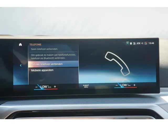 BMW 3 Serie Touring 320i 2024 Benzine 22