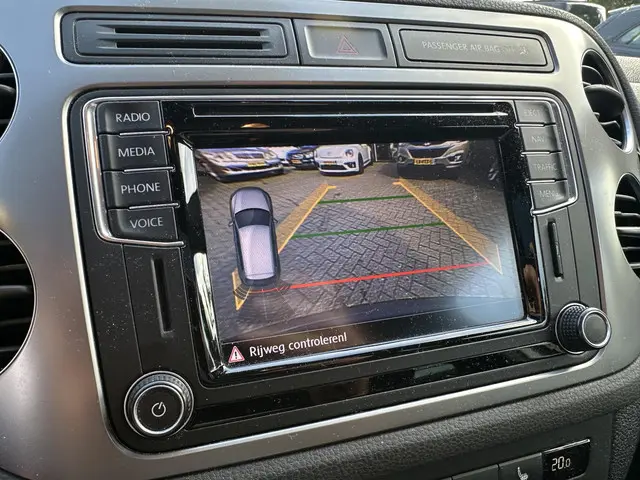 Volkswagen Tiguan 1.4 TSI 150PK DSG Lounge 2016 Benzine 25