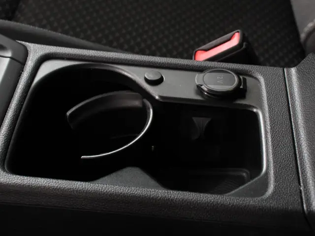 Volkswagen Golf 1.0 eTSI 110pk DSG Active 2022 Benzine 24