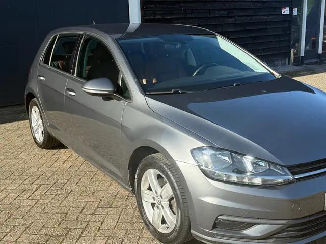 Volkswagen Golf 1.0 TSI Trendline 2017 Benzine 3