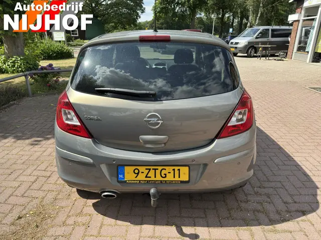 Opel Corsa 1.4-16V 2012 Benzine 5