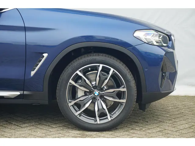 BMW X3 xDrive30e 2025 Hybride Benzine 4