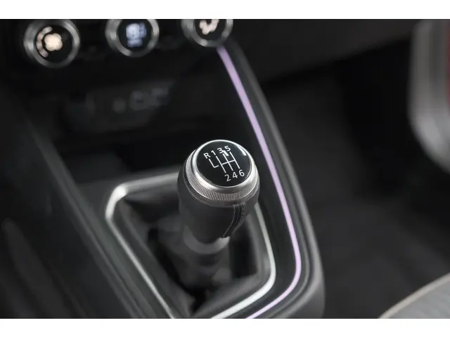 Renault Clio 1.0 TCe 90 GPF techno 2025 Benzine 43