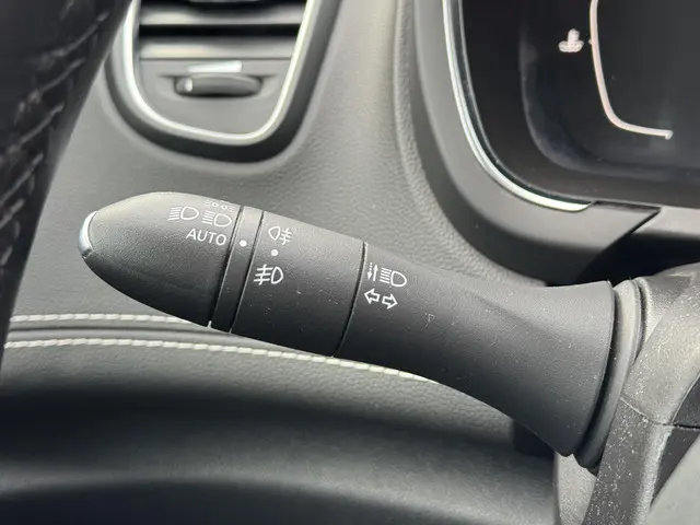 Renault Grand Scénic TCe 140 Bose 2019 Benzine 16