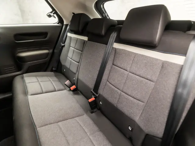 Citroën C4 Cactus 1.2 PureTech Sport 2018 Benzine 13