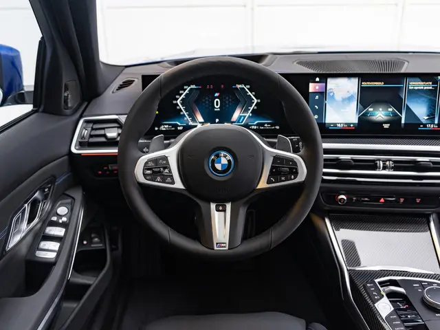 BMW 3 Serie Touring 330e xDrive 2025 Hybride Benzine 8