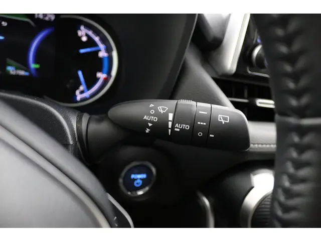 Toyota RAV4 2.5 Hybrid Executive 2021 Hybride Benzine 32