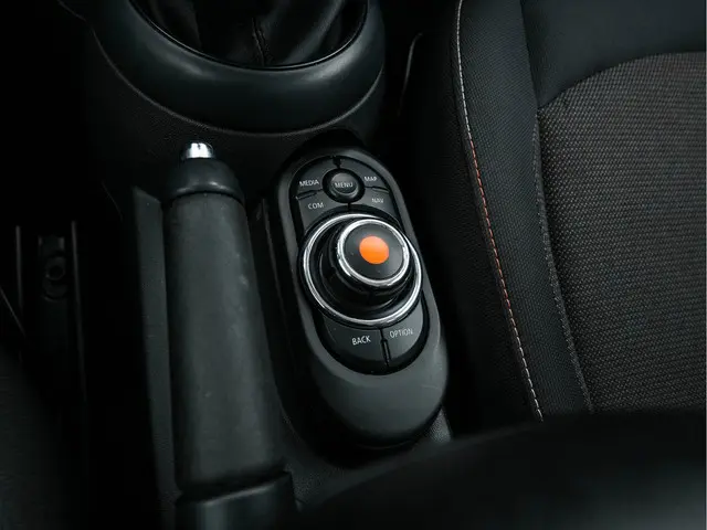 MINI One Mini 1.5 D Business-Pack 2018 Diesel 13