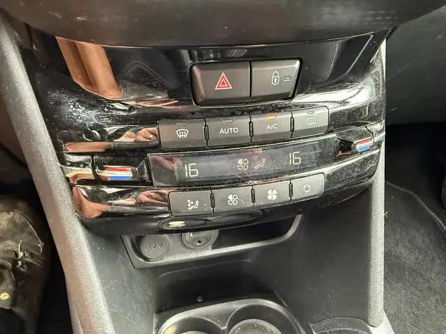 Peugeot 208 2