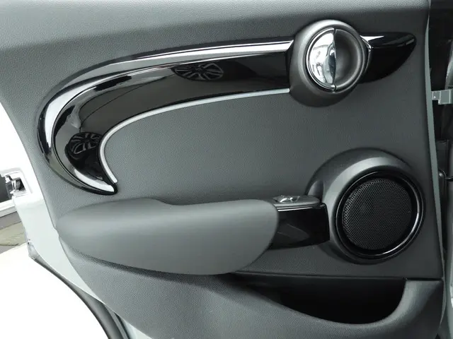 MINI 5-Deurs Cooper 2022 Benzine 18