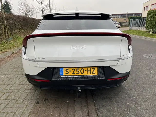Kia EV6 Plus 77.4 kWh, BTW, Trekhaak, Led 2022 Elektrisch 8