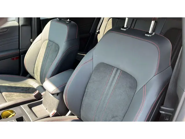 Ford Kuga 2.5 FHEV ST-Line X 2024 Hybride Benzine 16