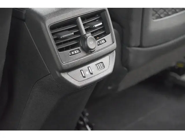 Peugeot 5008 PureTech 130 EAT8 Active Pack 2023 Benzine 31
