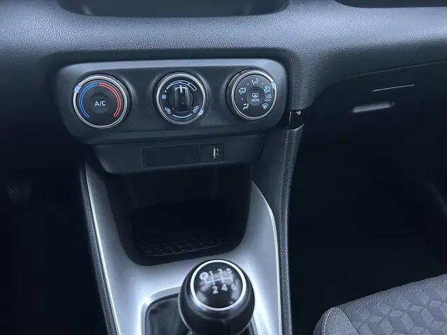 Toyota Yaris 1.5 VVT-i Active 2023 Benzine 16