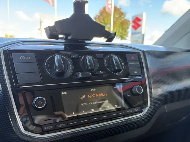 Volkswagen up! 1.0 BMT move up! 2016 Benzine 11