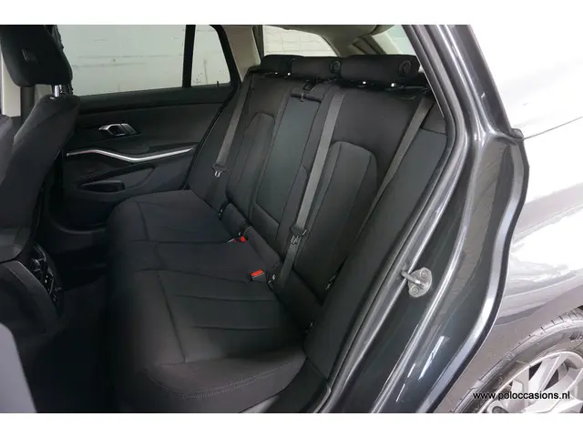 BMW 3 Serie Touring 320i 2020 Benzine 8