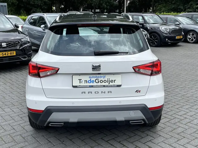 SEAT Arona 1.0 TSi DSG FR Business Intense 2021 Benzine 4