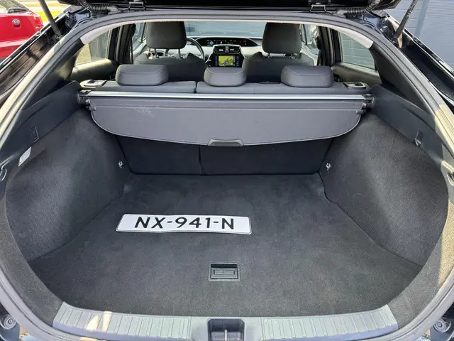Toyota Prius 1.8 Dynamic 2017 Hybride Benzine 10
