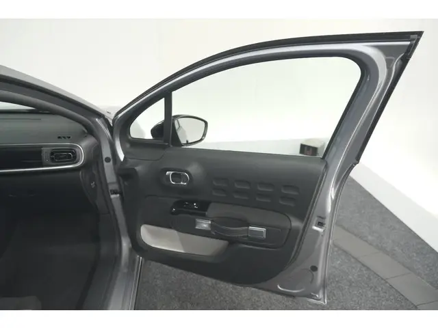 Citroën C3 PureTech 110 EAT6 Max 2024 Benzine 55