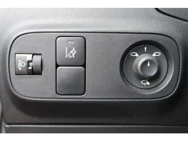 Citroën C3 1.2 PURETECH S&S SHINE VTR SPORT 2019 Benzine 21
