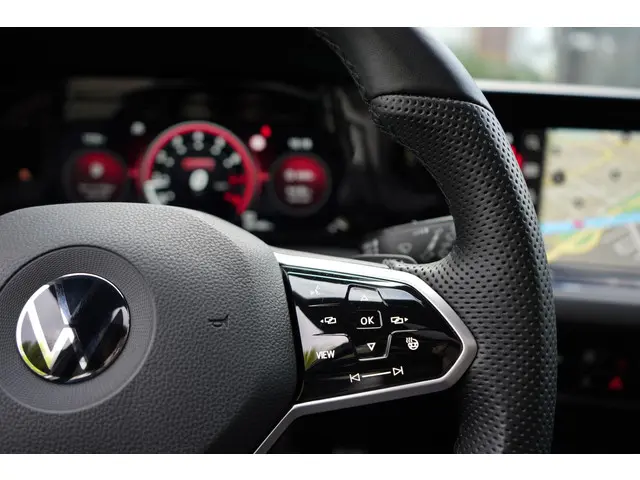 Volkswagen Golf 2.0 TSI GTI 2021 Benzine 17