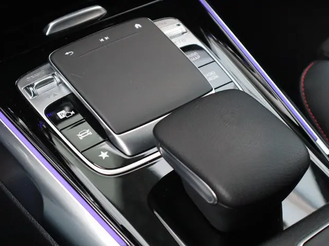 Mercedes-Benz GLB GLB 200 AMG line 2020 Benzine 29