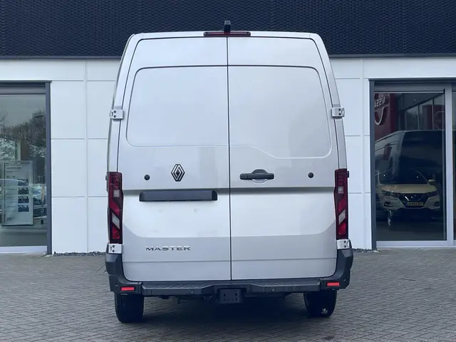 Renault Master T35 2.0 dCi 130 L2H2 Advance 2024 Diesel 15