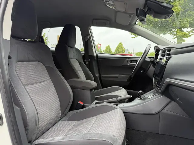 Toyota Auris 1.8 Hybrid Dynamic Go 2018 Hybride Benzine 7