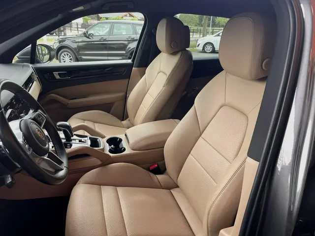 Porsche Cayenne 2