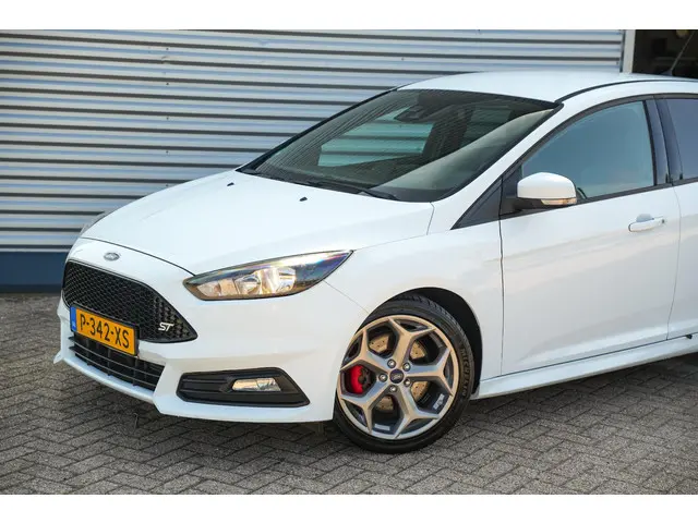 Ford Focus 2.0 ST-3 2016 Benzine 31
