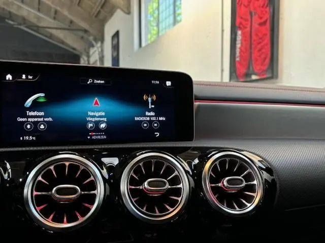 Mercedes-Benz CLA 220 2019 Benzine 23