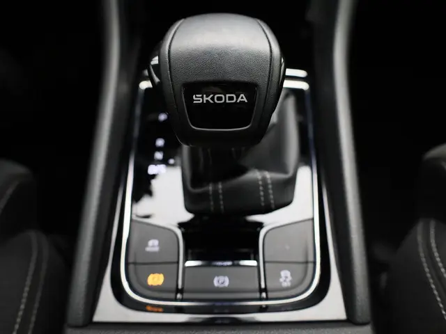 Škoda Karoq 1.5TSI/150PK ACT Sportline DSG 2025 Benzine 14