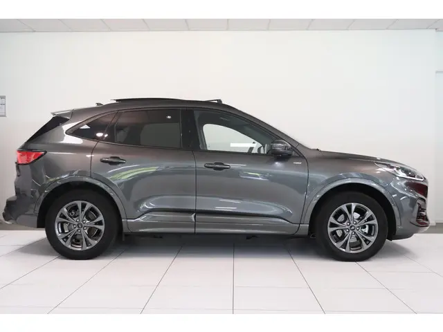 Ford Kuga 2.5 PHEV ST-Line 2023 Hybride Benzine 19